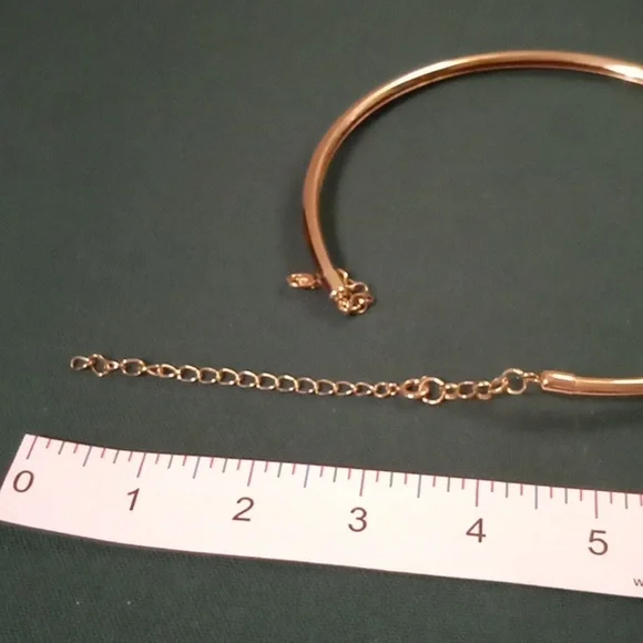 EUC Lot Of 4 Gold-Tone Statement Jewelry Including Choker, Peacock Pendant - Picture 9 of 10